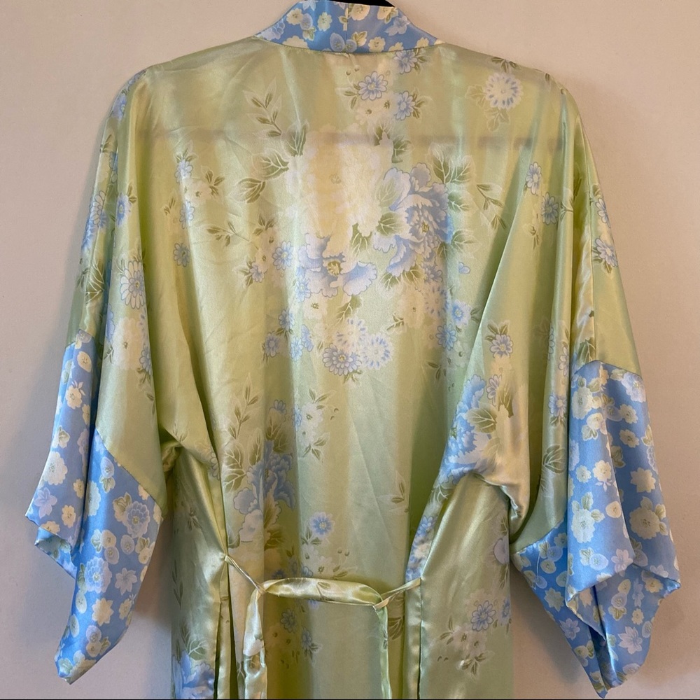 Oscar De La Renta Medium Blue and Green Robe Floral - Picture 5 of 7